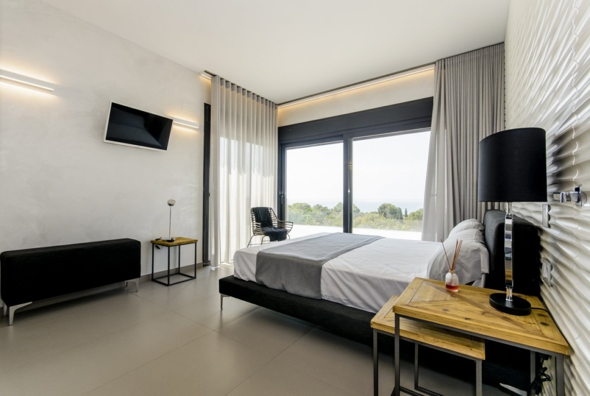 NEW CONSTRUCTION VILLAS 250 m FROM THE BEACH IN CAMPOAMOR