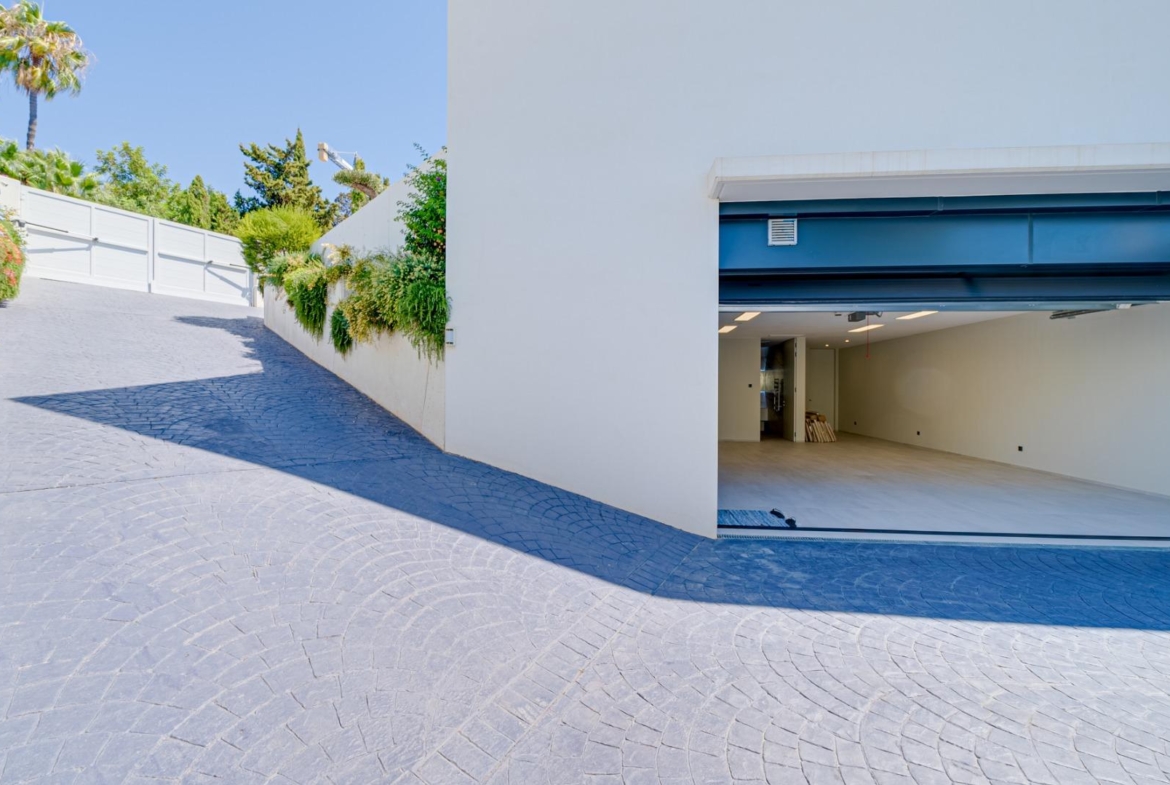 Indrukwekkende luxe villa aan zee