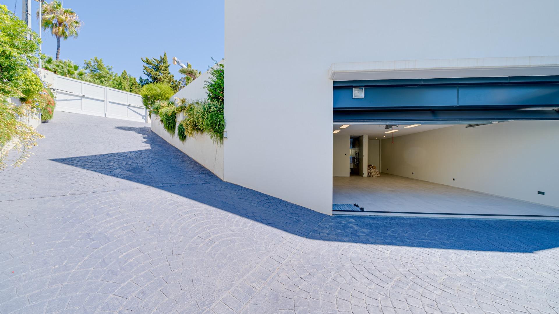 Indrukwekkende luxe villa aan zee