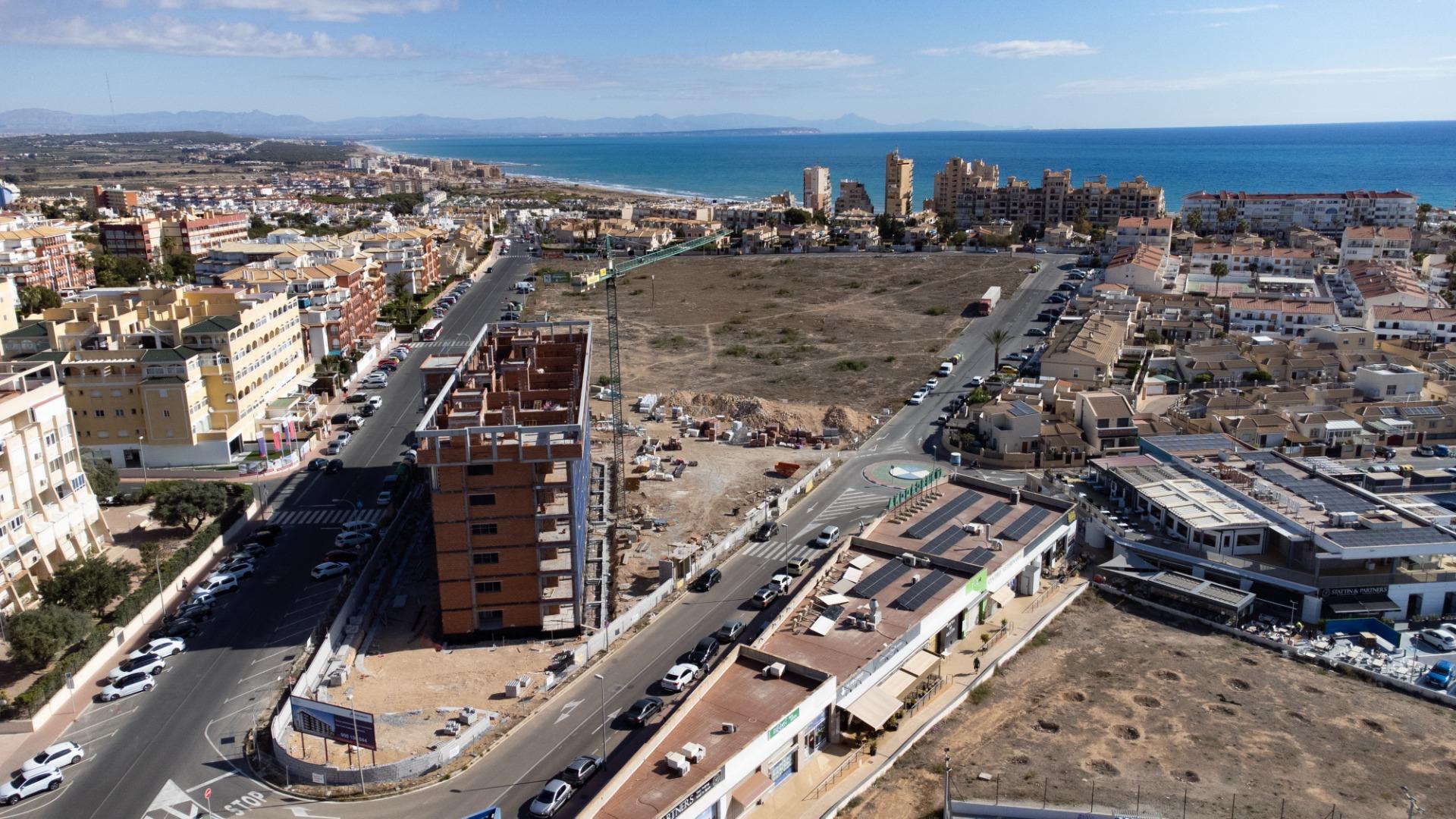 APPARTAMENTOS DE OBRA NUEVA CON VISTAS AL MAR. 2 DOR. 2 BAÑOS. APARCAMENTO. PISCINA.