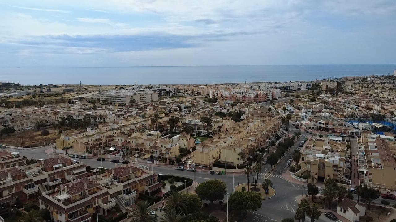 BUNGALOW PLANTA ALTA CON SOLÁRIUM EN ORIHUELA COSTA, ZENIAMAR I.