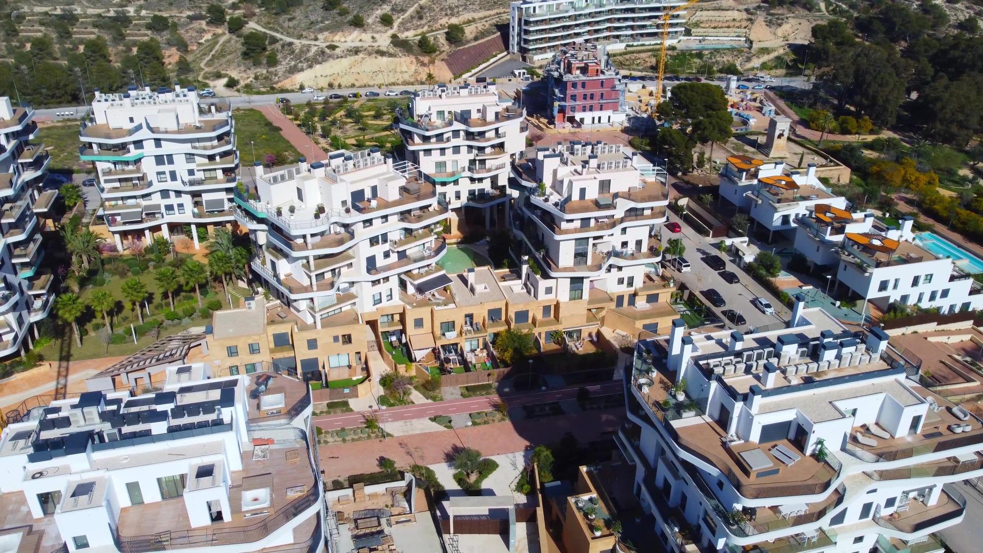 Moderne nieuwe appartementen aan de oevers van de Middellandse Zee