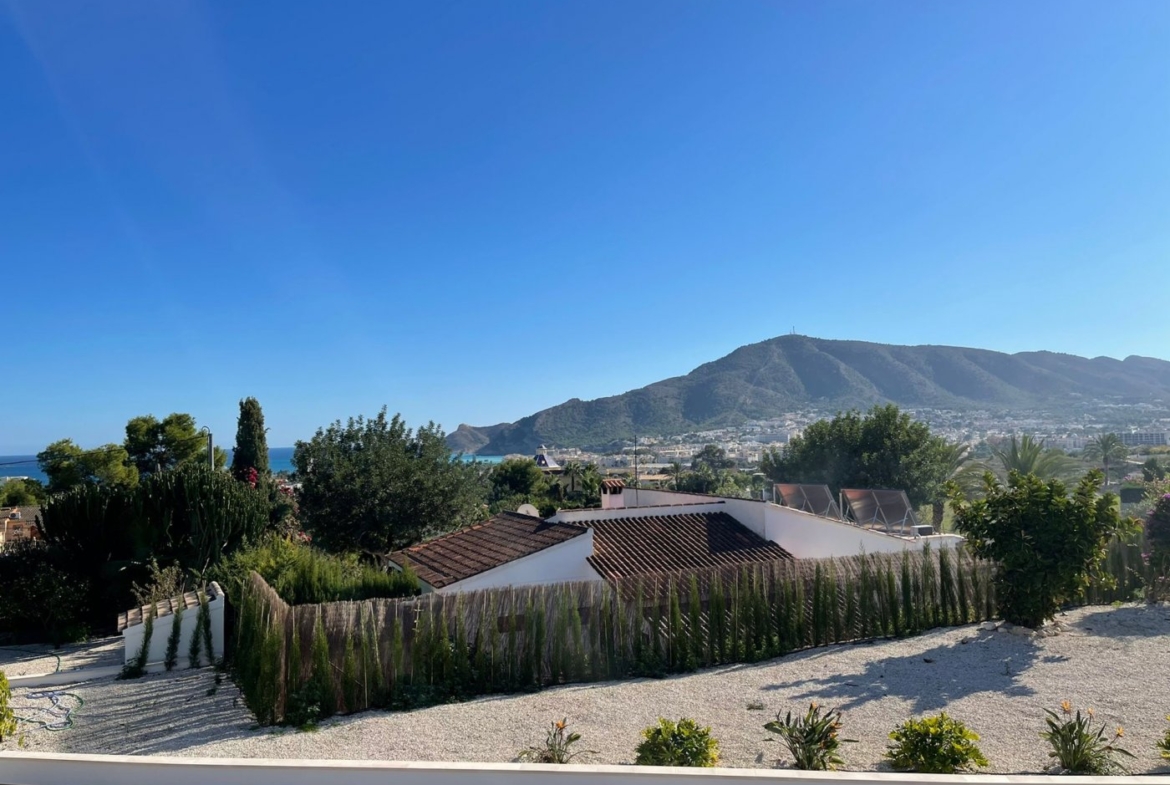LUXURY VILLA IN ALTEA