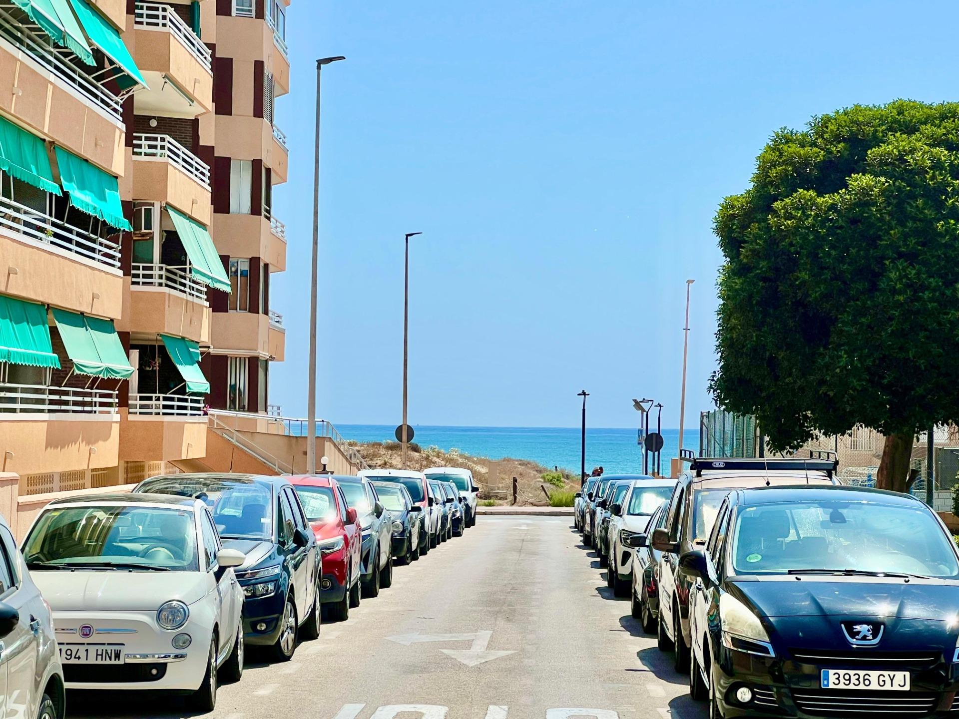 ESPACIOSO APARTAMENTO DE 3 HABITACIONES + PARKING + TRASTERO EN PLANTA 7 CON VISTAS AL MA
