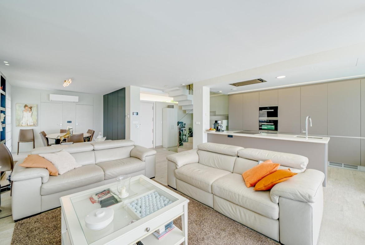 LUXURY VILLA FOR A LARGE FAMILY IN FINESTRAT