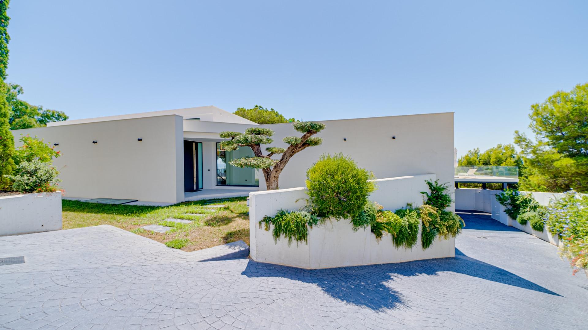 Indrukwekkende luxe villa aan zee