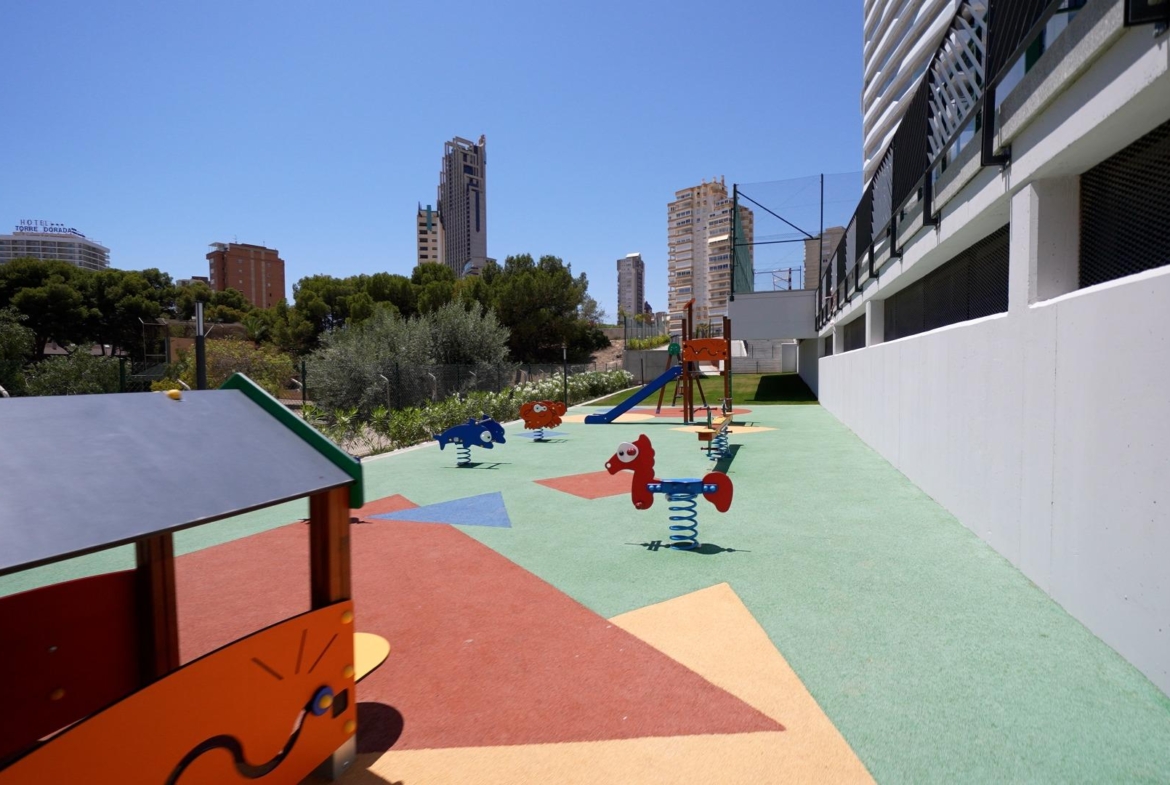 Exclusivo Piso en la Cala de Benidorm con Vistas al Mar