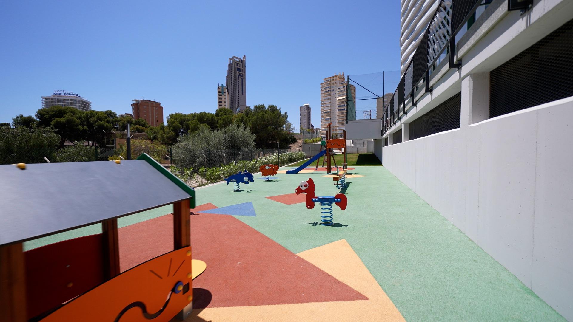 Exclusivo Piso en la Cala de Benidorm con Vistas al Mar