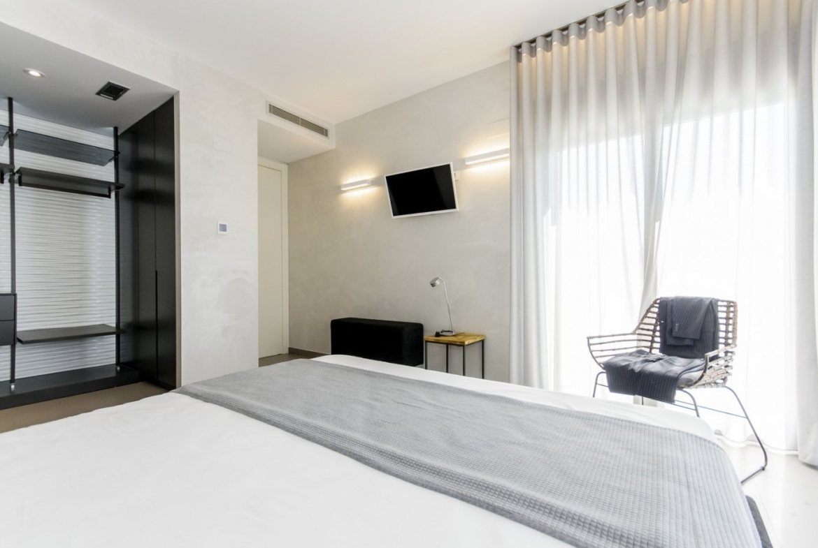 NEW CONSTRUCTION VILLAS 250 m FROM THE BEACH IN CAMPOAMOR