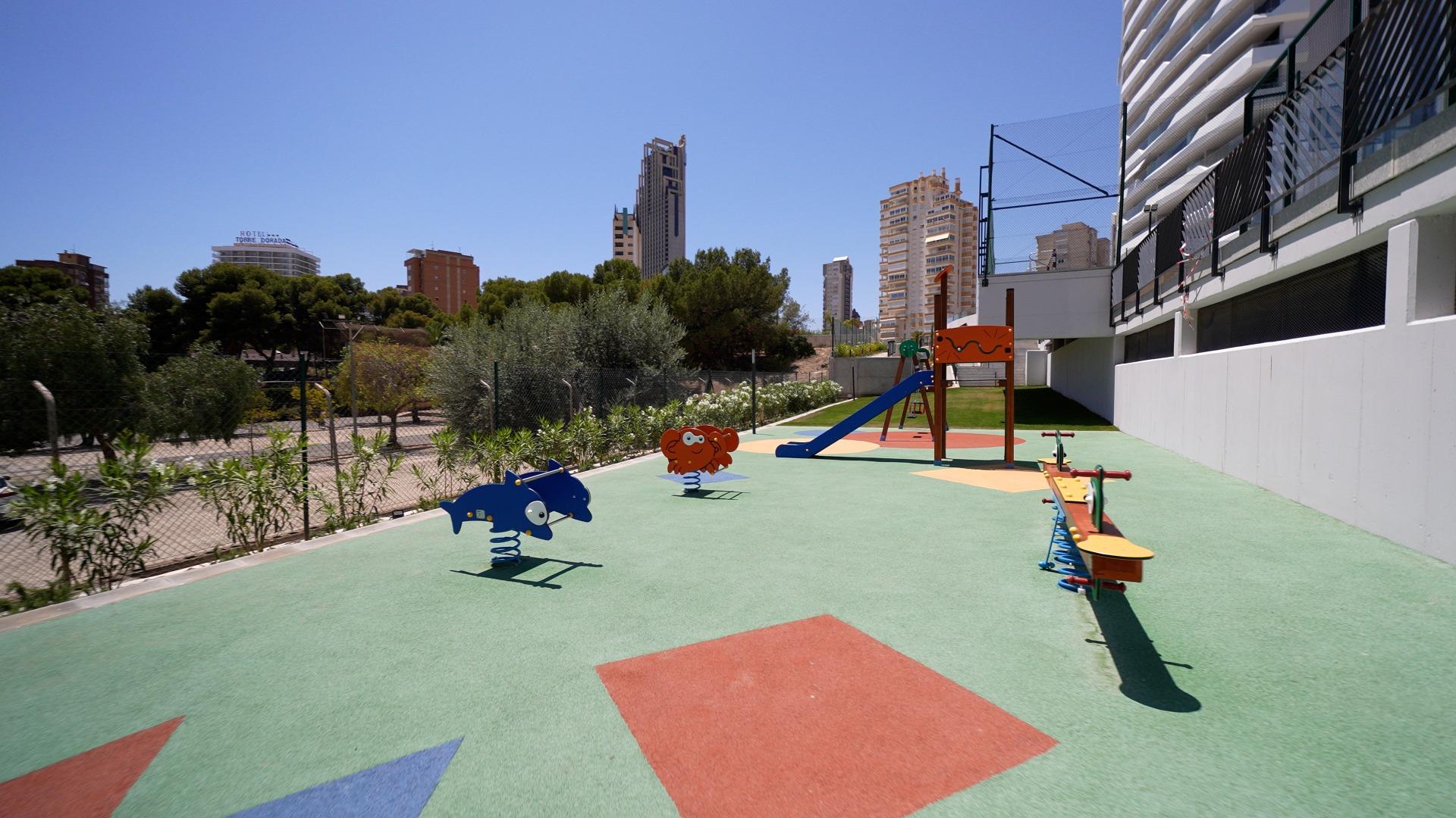 Exclusivo Piso en la Cala de Benidorm con Vistas al Mar