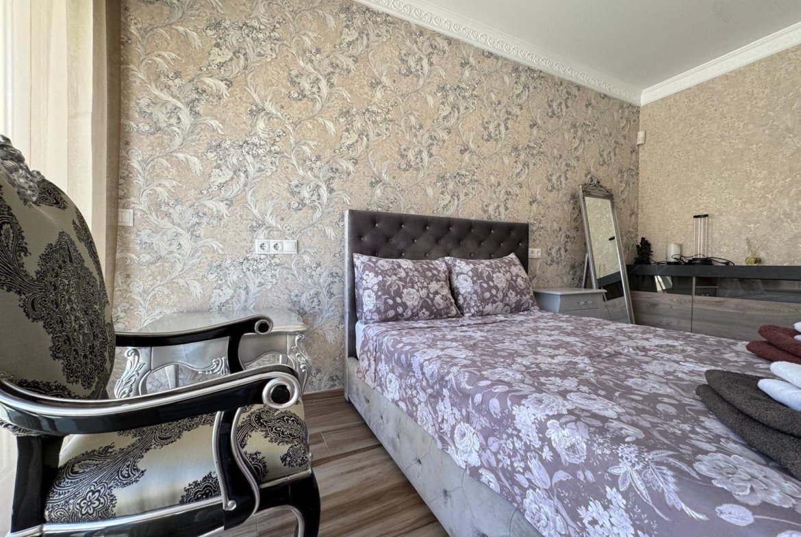 VILLA DE LIJO EN CAMPOAMOR CON 639 M2 DE CASA. PARCELA 800 M2. PISCINA PROPIA. 5 DORM. 4 BAÑOS. PLAYA A 650 METROS.