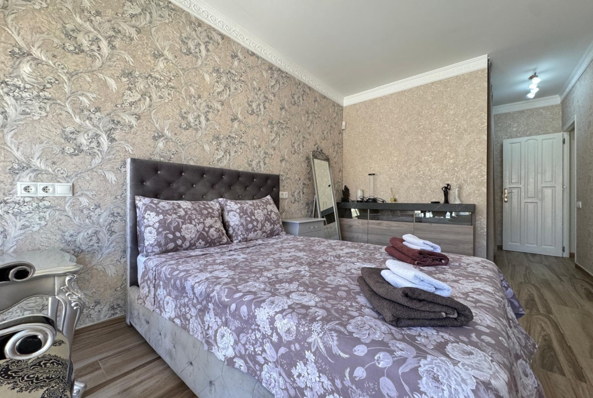 VILLA DE LIJO EN CAMPOAMOR CON 639 M2 DE CASA. PARCELA 800 M2. PISCINA PROPIA. 5 DORM. 4 BAÑOS. PLAYA A 650 METROS.