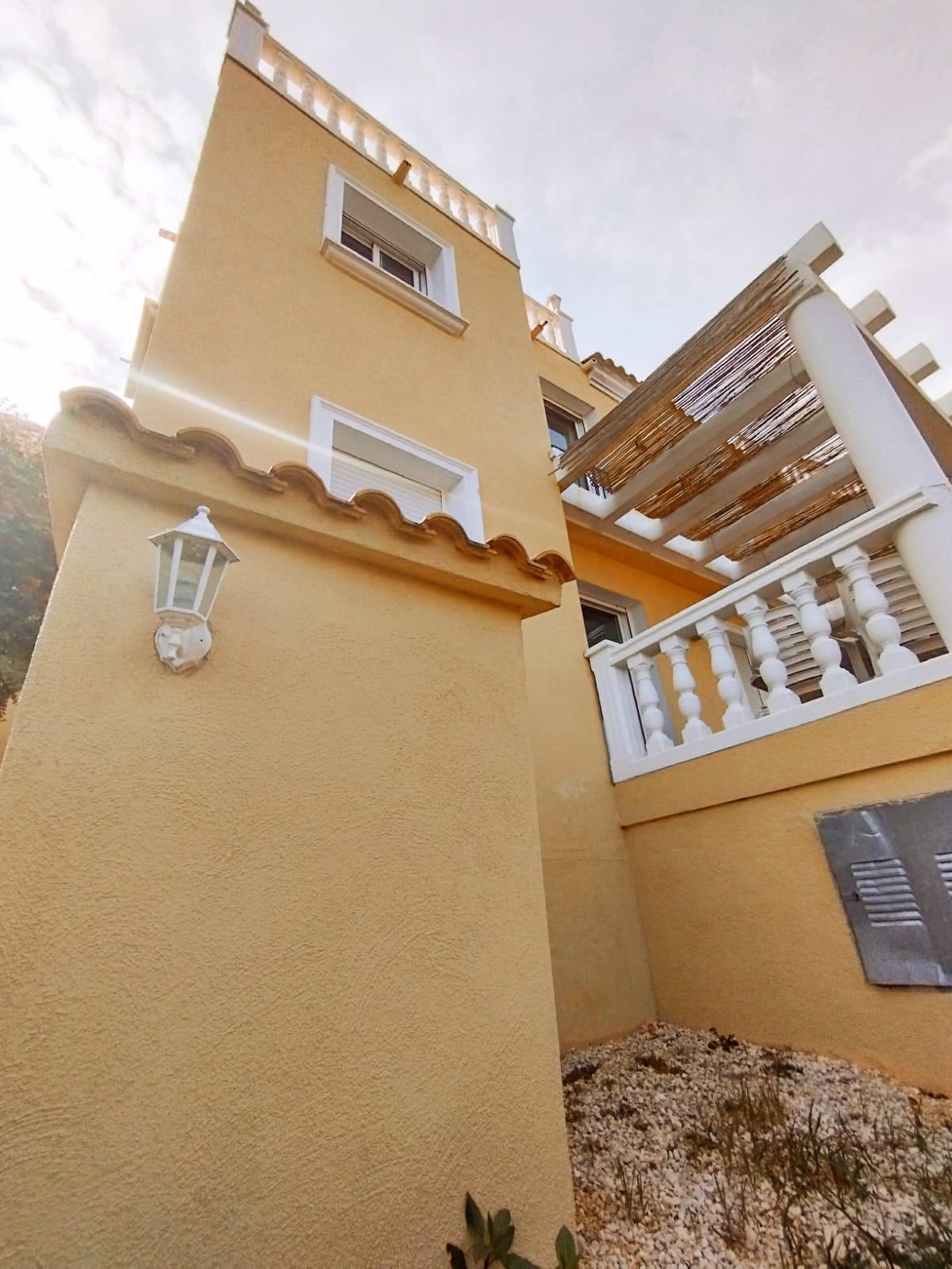 2-59-4 Exclusieve villa in Calpe met panoramisch uitzicht en een grote investeringsmogelijkheid