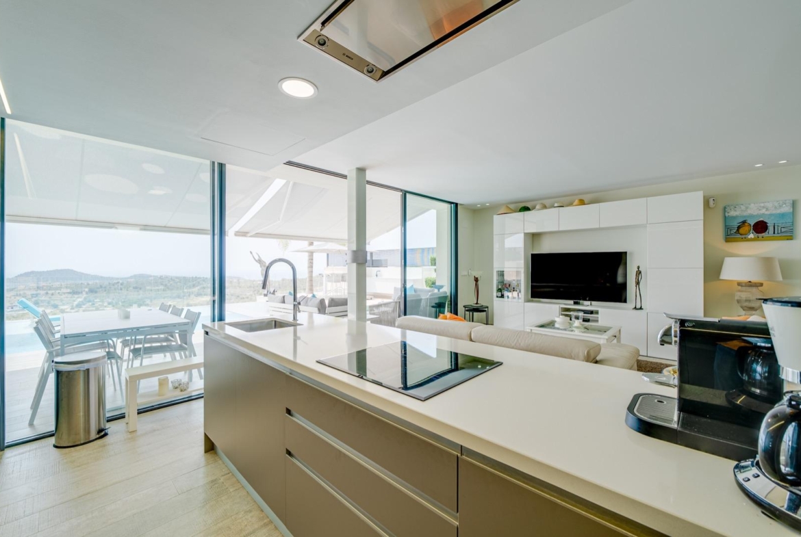 LUXURY VILLA FOR A LARGE FAMILY IN FINESTRAT