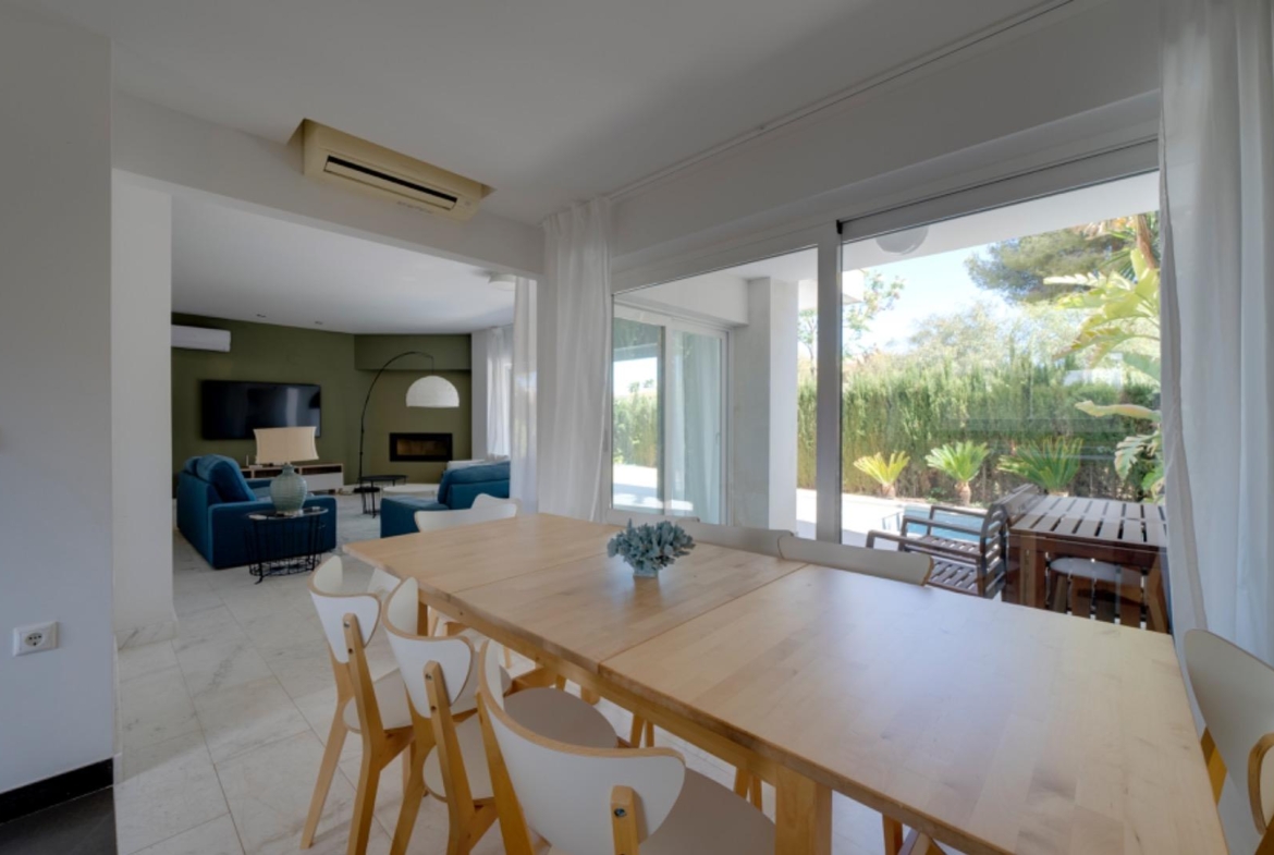 Luxury Villa in the central area of Albir