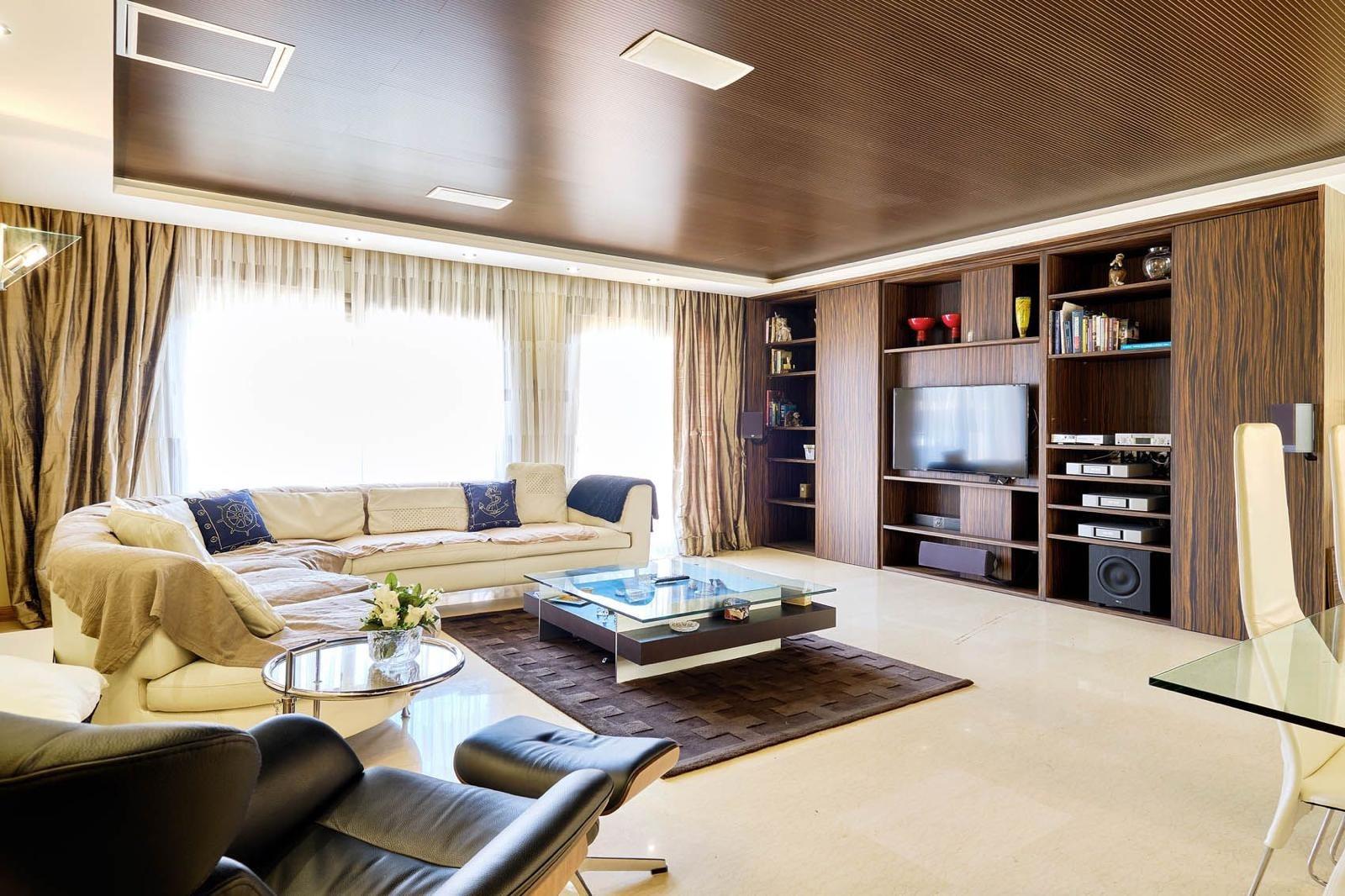 2-6-143 Luxury PENTHOUSE in the TORREVIEJA THEATER SQUARE