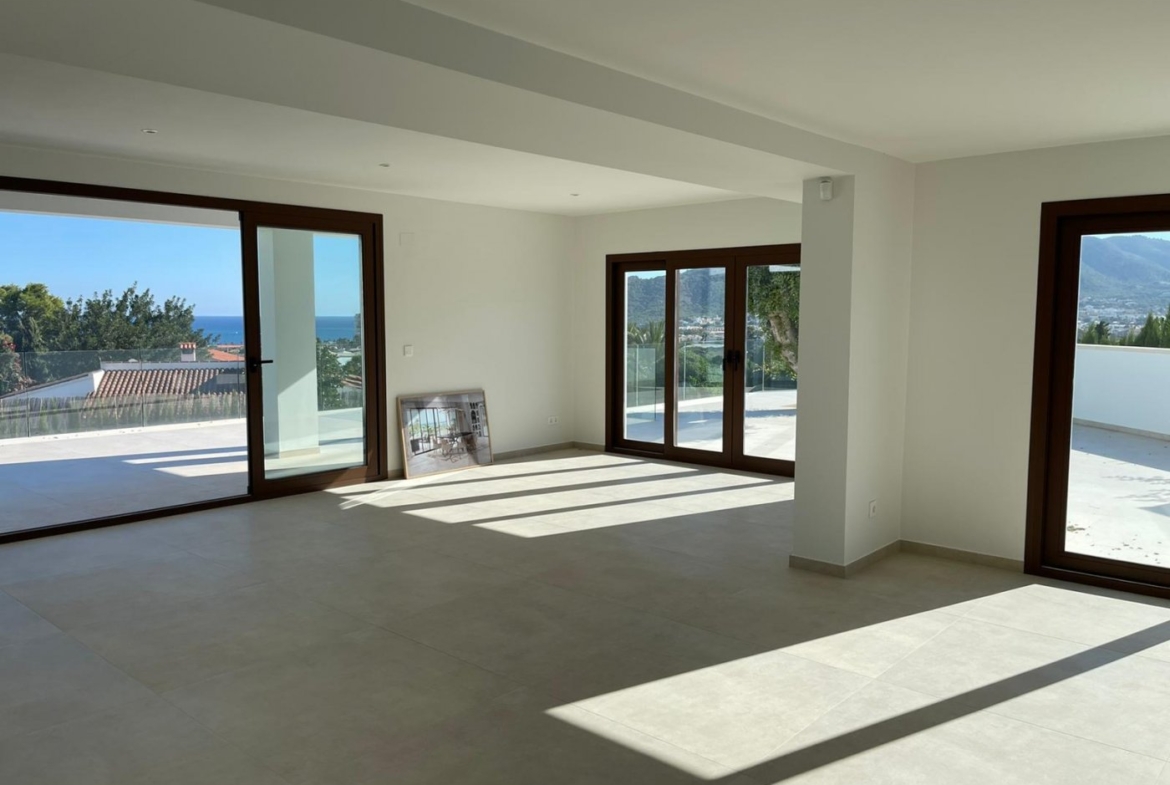 LUXURY VILLA IN ALTEA