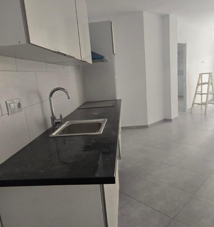 PLANTA BAJA 1 HABITACION Y 1 BAÑO