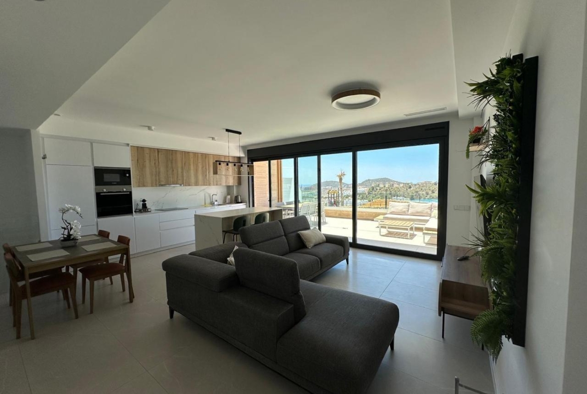 Duplex with Sea Views