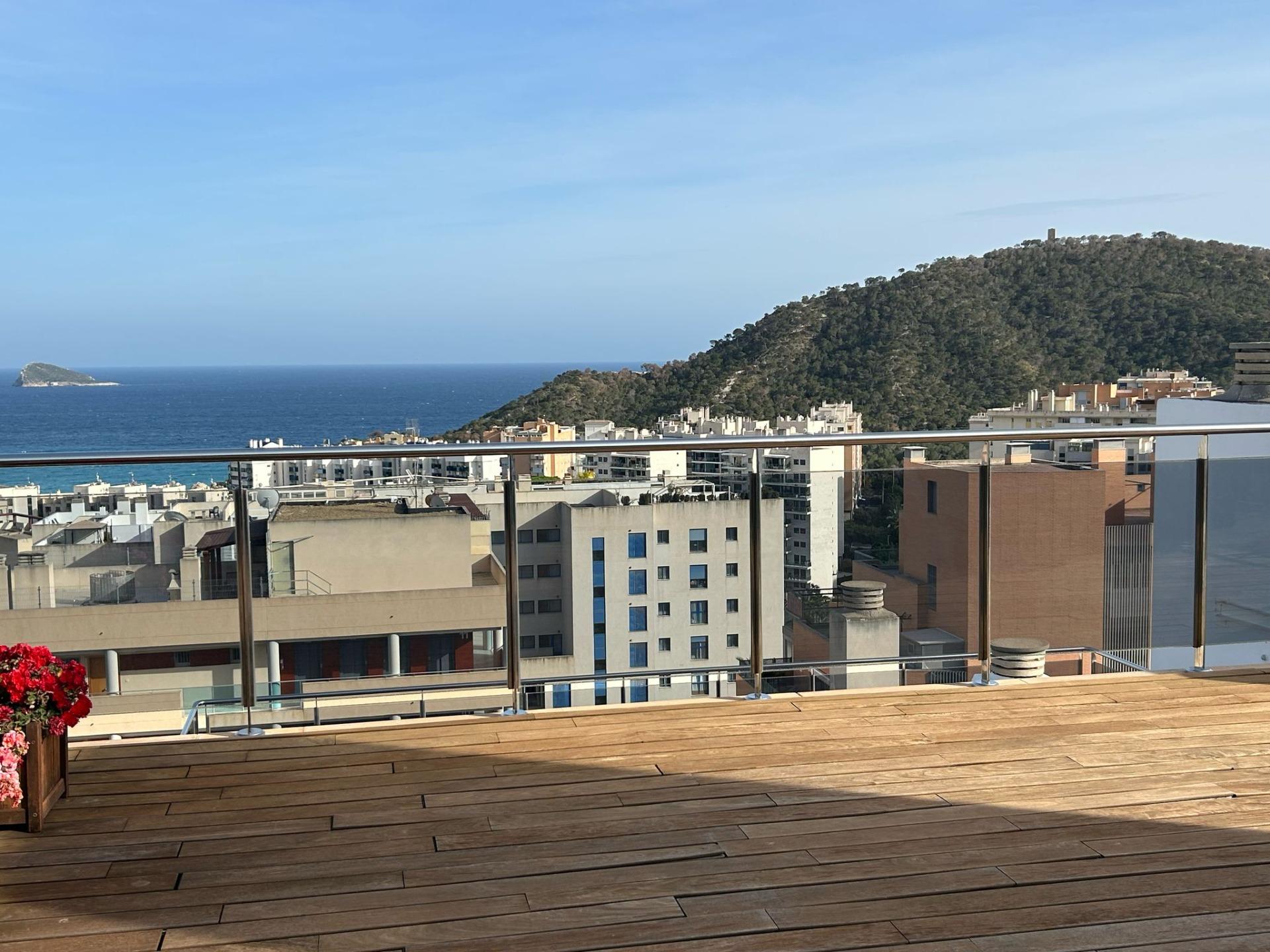 2-6-241 Luxe Penthouse in Cala de Finestrat: Een droom aan de Middellandse Zee