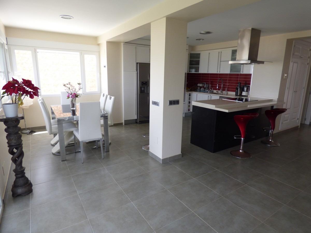 Chalet Pareado ÚNICO en Primera Línea en Playa de San Juan
