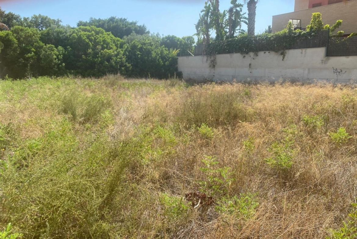 Preciosa Parcela en Primera línea del campo de Golf en Playa de San Juan