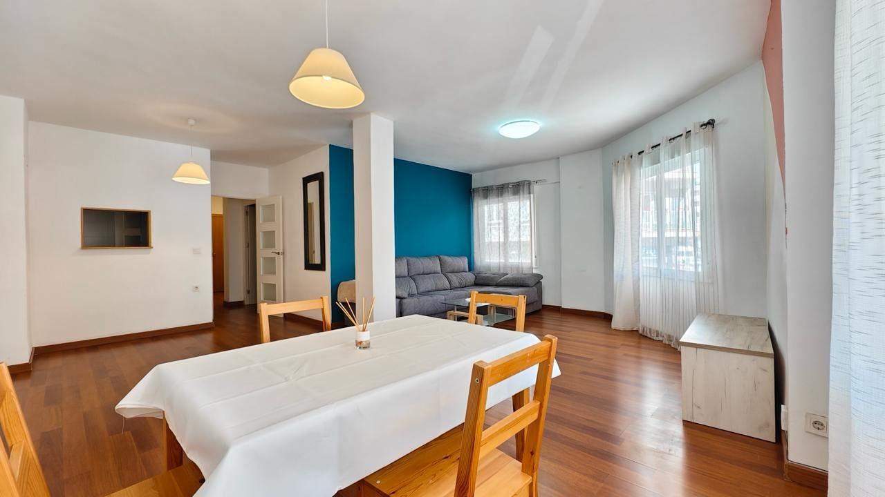 APPARTAMENTO A 300 METROS DE PLAYA CON 3 DORM. 2 BAÑOS CON SUPERFICIE DE 108 M2.