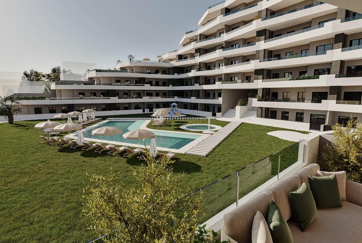 OBRA NUEVA EN SAN MIGUEL DE SALINAS. 2 DORM. 2 BAÑOS. 95 M2 SUPERFICIE. GRAN TERRAZA 31 M2. PARKING INCLUIDO. PISCINA COMUNITARIA.