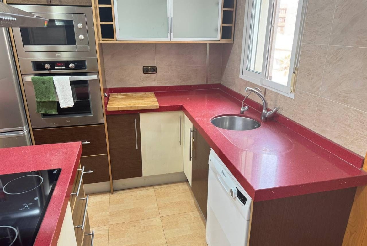 Spacious Semi-New Apartment in Torrevieja, Ideal for Living