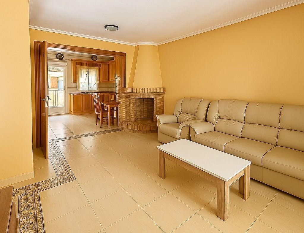 ADOSADO EN PLAYA FLAMENCA CON JARDIN Y PISCINA COMUNITARIA. 2 DORM. 2 BAÑOS. PARKING. 2 TERRAZAS GRANDES.