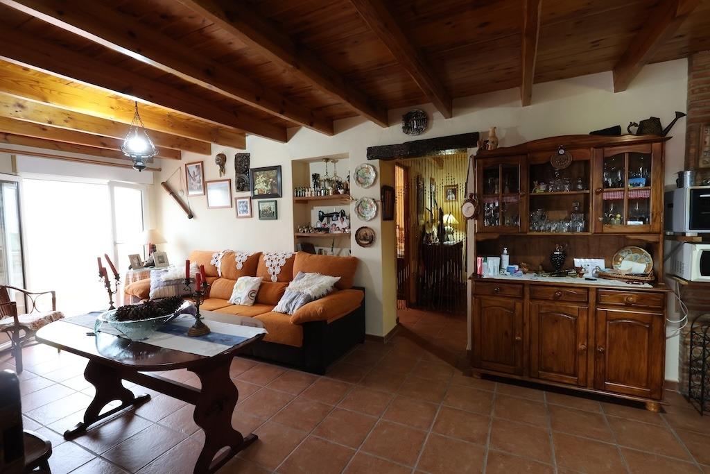 CASA EN FORTUNA CON 1000 M2 DE PARCELA Y SUPERFICIE DE 120 M2 DE CASA. 5 DORM. 3 BAÑOS.