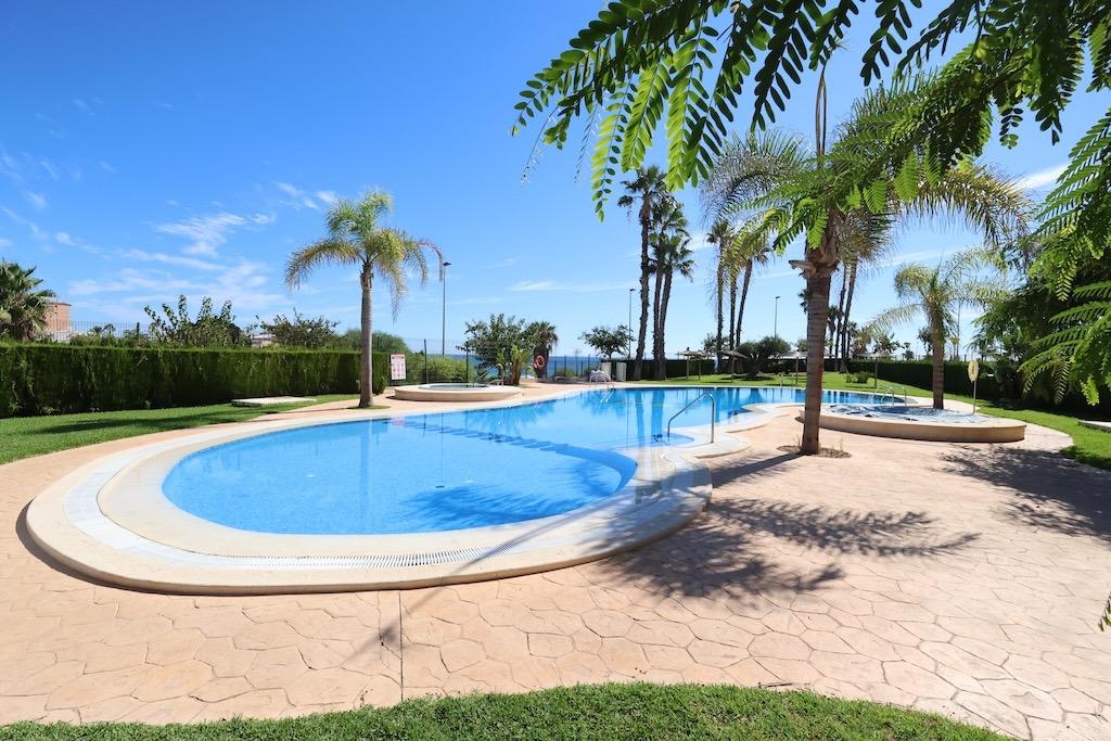 Mil Palmeras – Penthouse with Sea Views Just 150 Meters from the Beach