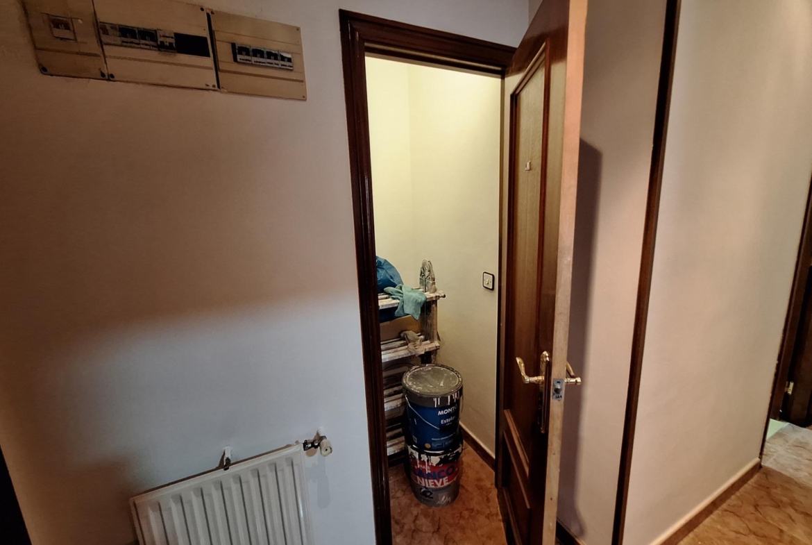 Amplio piso para entrar a vivir en Mieres
