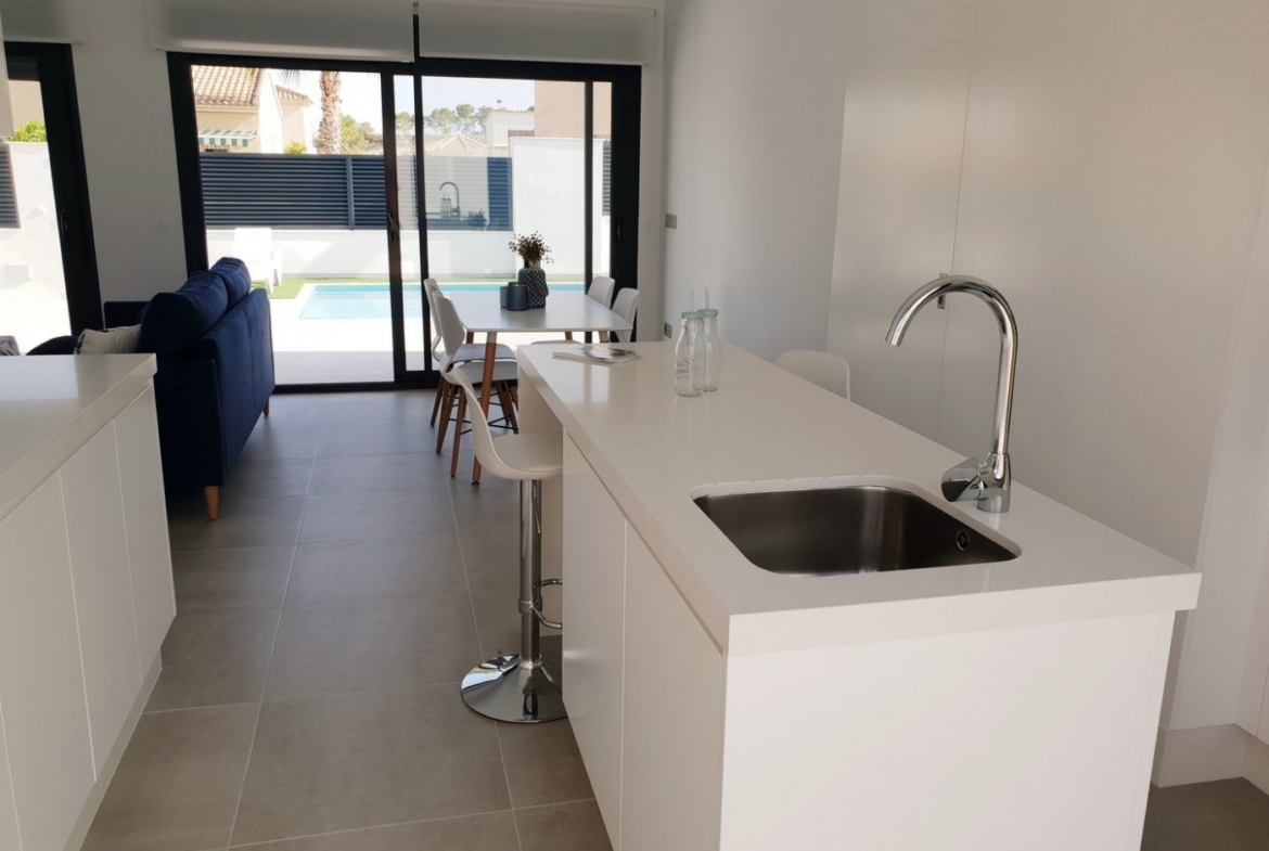 NEW BUILD VILLAS IN PINAR DE CAMPOVERDE