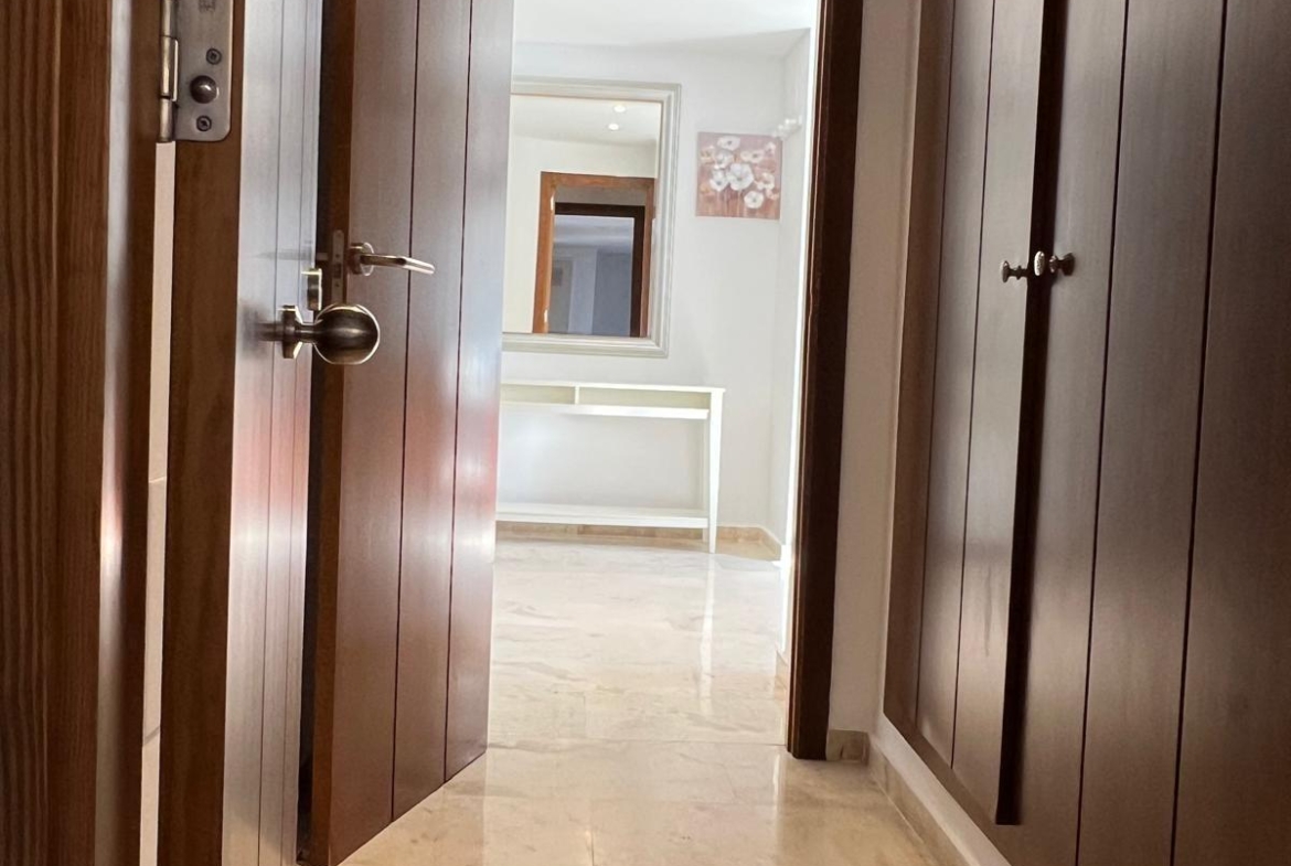 La Entrada ! Enorme apartamento en una de las mejores zonas de Costa Blanca !