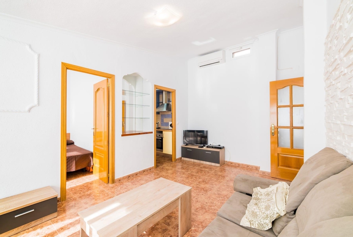 Amplio Apartamento Reformado con piscina comunitaria a 600 metros de la playa del Cura