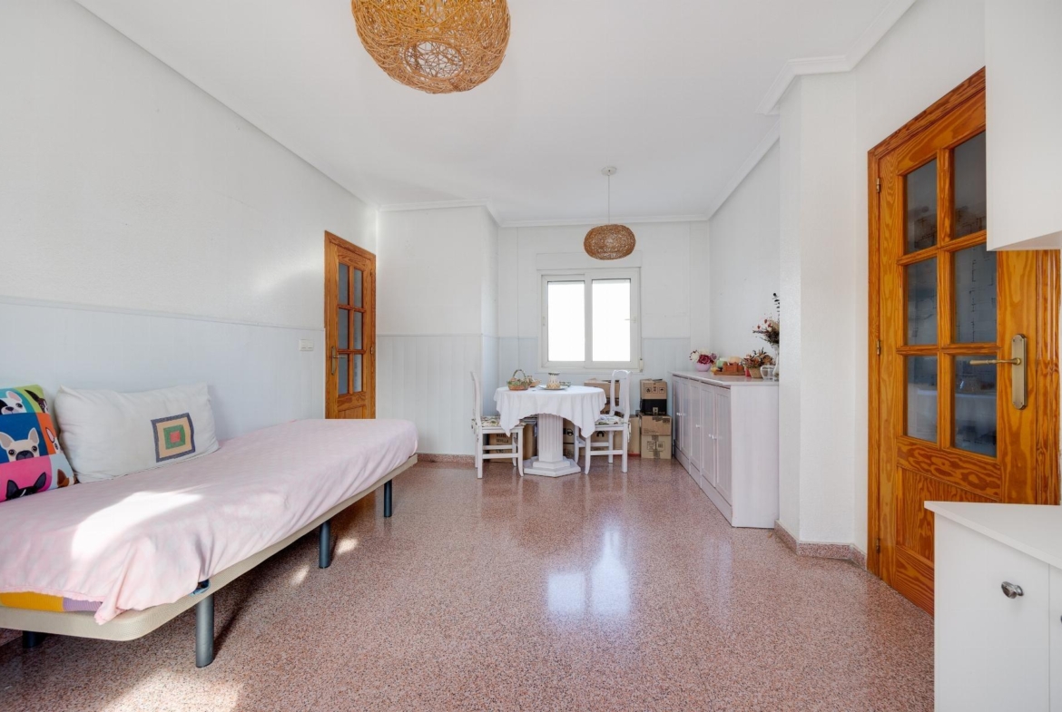 ÁTICO DE 2 HABITACIONES 2 BAÑOS Y AMPLIA TERRAZA