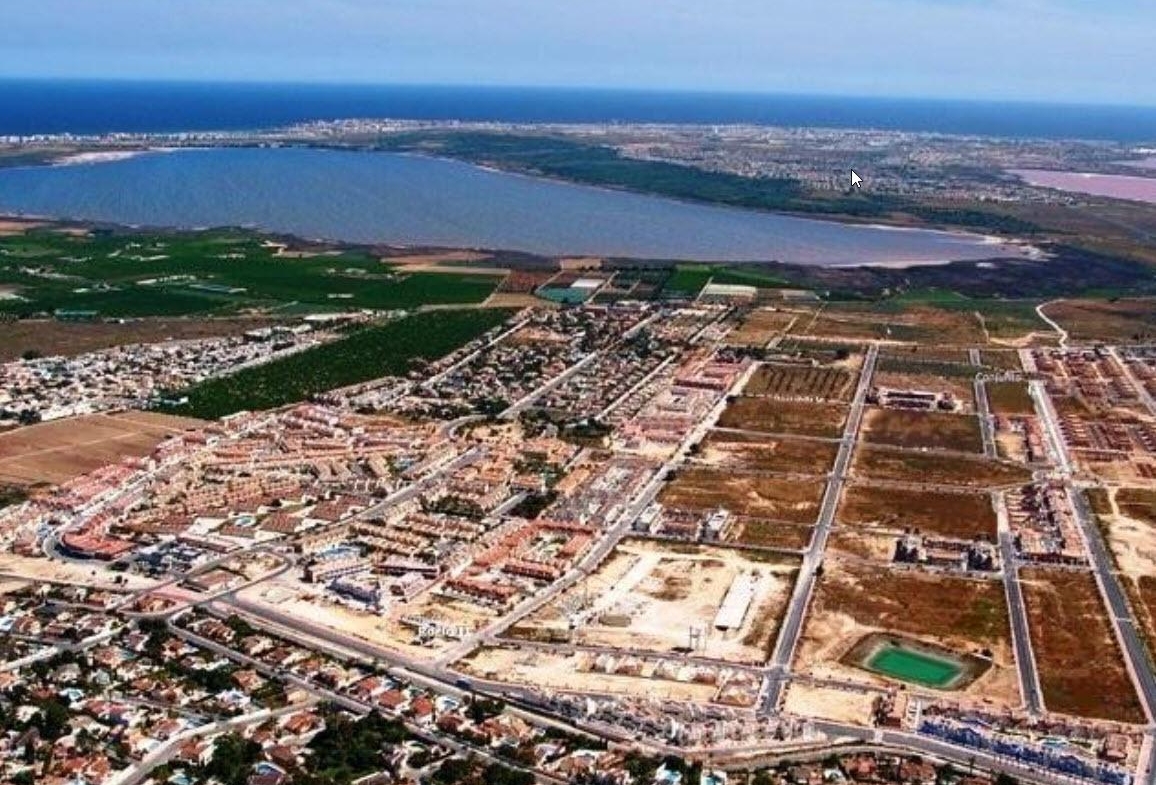 NUEVOS CHALETS EN CIUDAD QUESADA!!