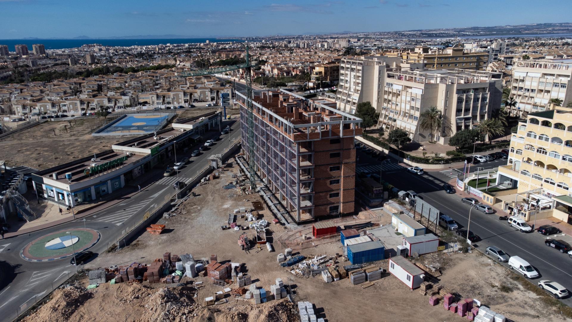 APPARTAMENTOS DE OBRA NUEVA CON VISTAS AL MAR. 2 DOR. 2 BAÑOS. APARCAMENTO. PISCINA.