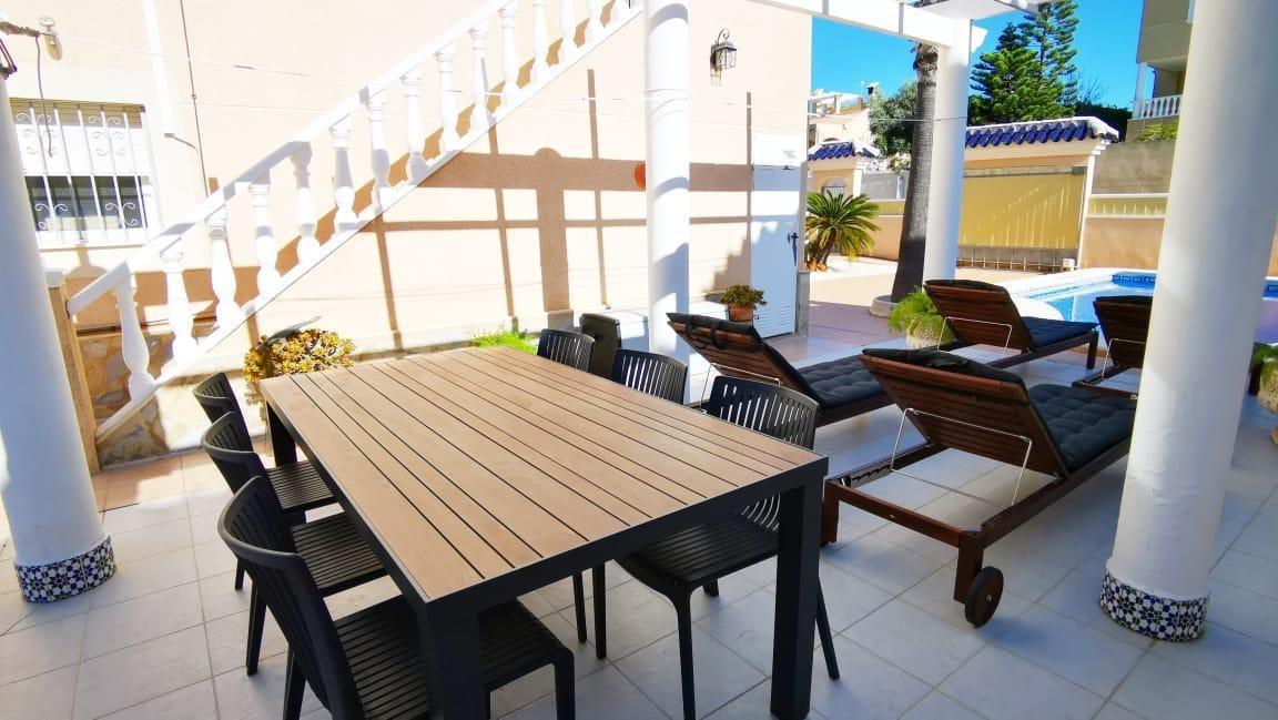 Ruim chalet in La Florida, Orihuela Costa – Ideaal om te genieten van de zon en het strand