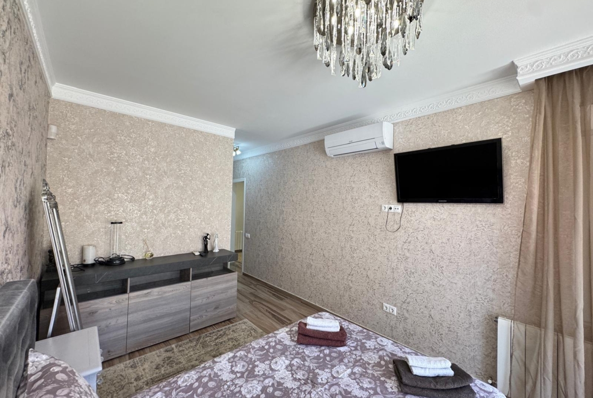 VILLA DE LIJO EN CAMPOAMOR CON 639 M2 DE CASA. PARCELA 800 M2. PISCINA PROPIA. 5 DORM. 4 BAÑOS. PLAYA A 650 METROS.