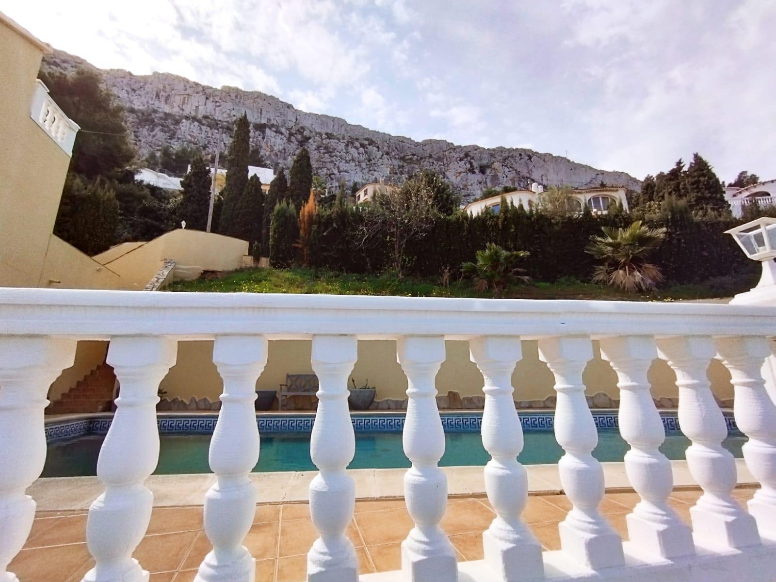 2-60-4 Exclusieve villa in Calpe met panoramisch uitzicht en een grote investeringsmogelijkheid