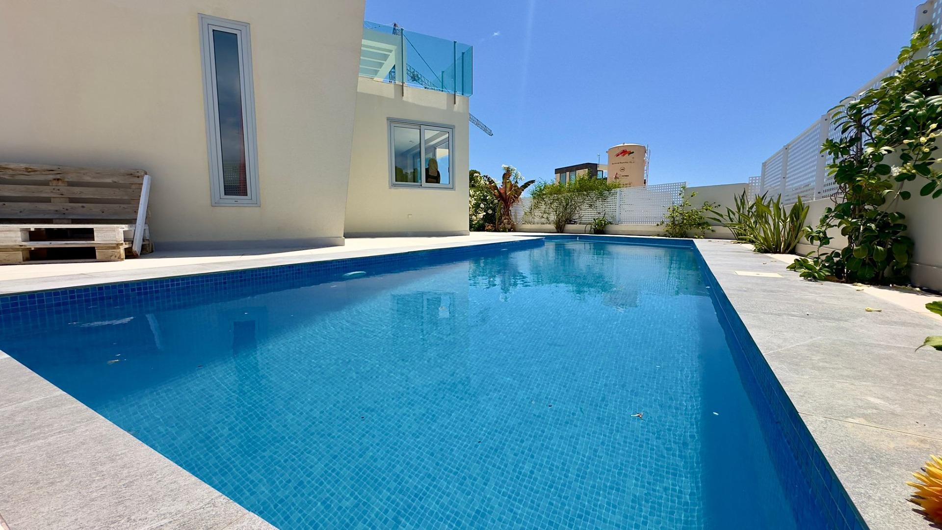 Grote villa op het balkon van Finestrat met uitzicht op de zee