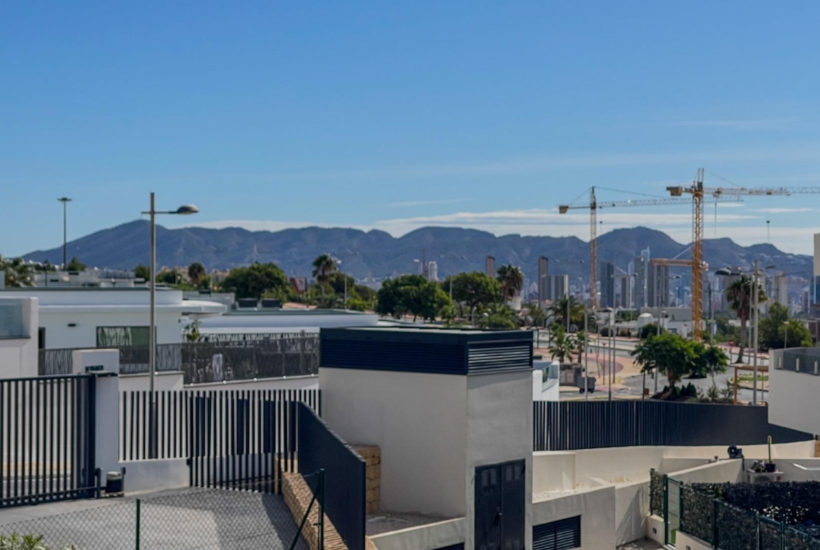 Moderne duplex met 5 slaapkamers in het exclusieve Campirroso complex, Finestrat