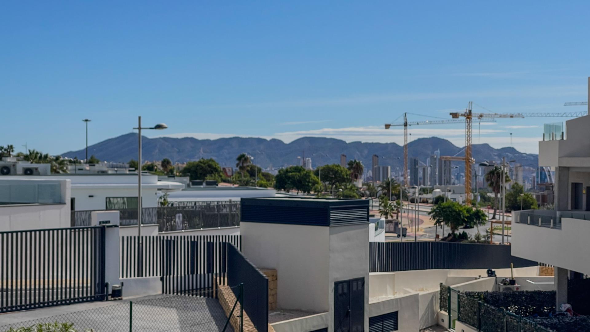 2-61-11 Moderne duplex met 5 slaapkamers in het exclusieve Campirroso complex, Finestrat