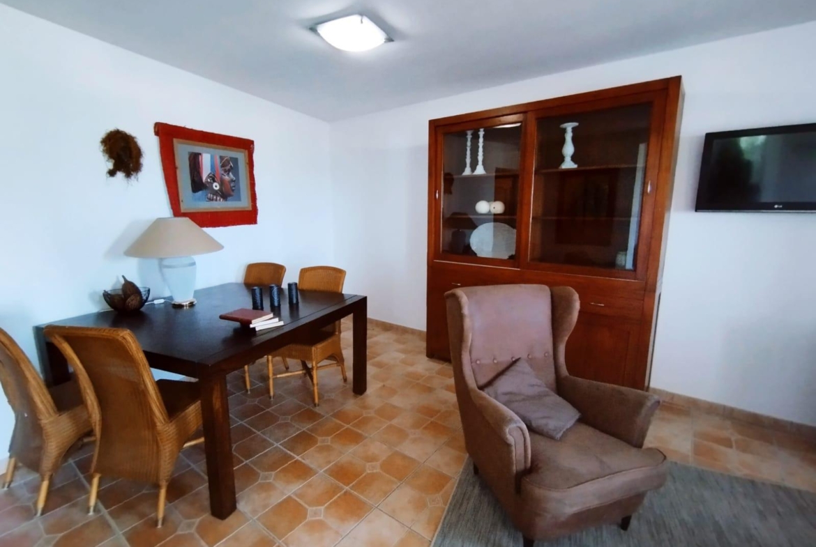 Exclusieve villa in Calpe met panoramisch uitzicht en een grote investeringsmogelijkheid