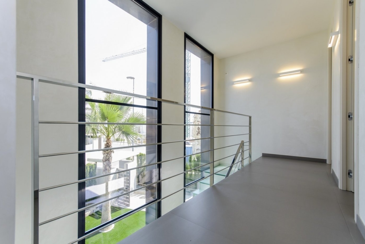 NEW CONSTRUCTION VILLAS 250 m FROM THE BEACH IN CAMPOAMOR