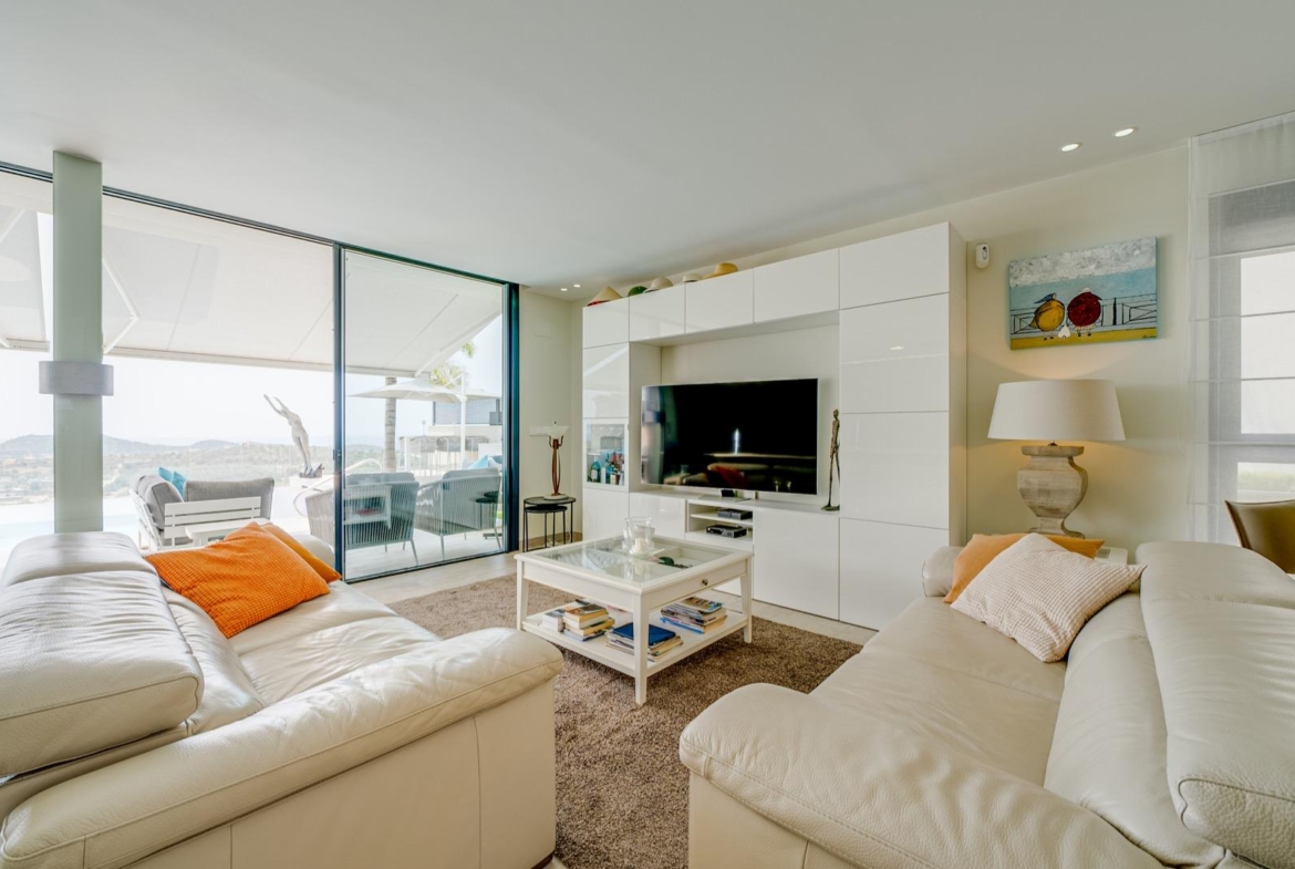 LUXURY VILLA FOR A LARGE FAMILY IN FINESTRAT