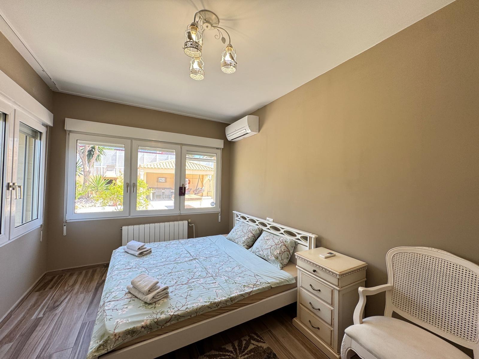 2-63-14 VILLA DE LIJO EN CAMPOAMOR CON 639 M2 DE CASA. PARCELA 800 M2. PISCINA PROPIA. 5 DORM. 4 BAÑOS. PLAYA A 650 METROS.