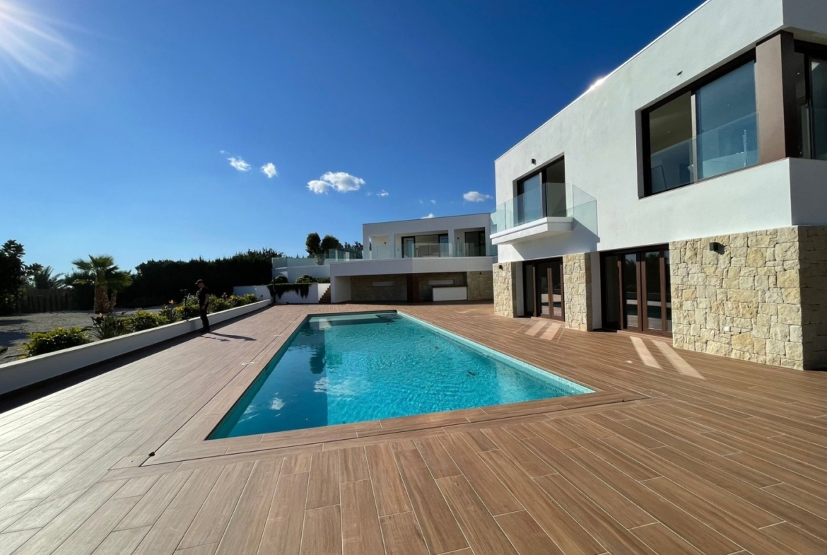 LUXURY VILLA IN ALTEA